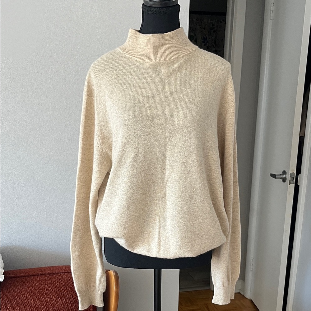 Elegant Cream Cashmere Sweater